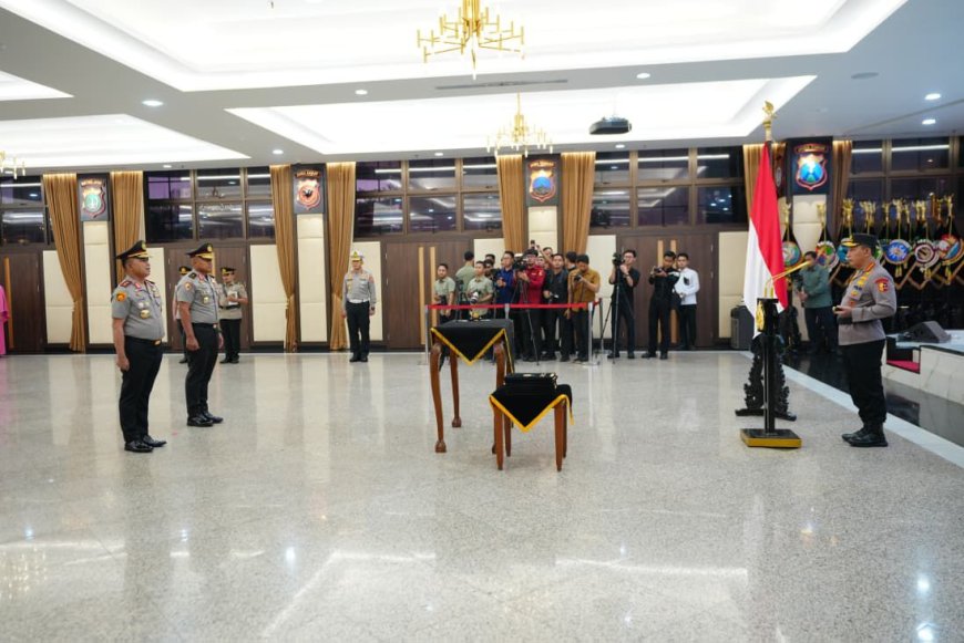 Kapolri Pimpin Upacara Serah Terima Jabatan Sejumlah Pejabat Polri
